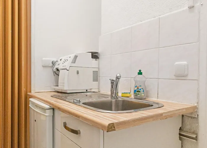 Shiny & Comfy 1br Ideal For Long * Vienna